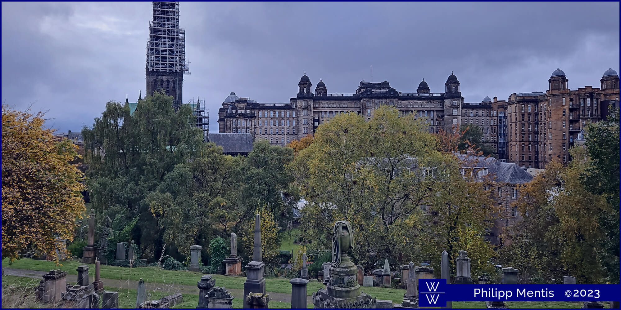 !B View from Glasgow necropolis onto the Glasgow Royal Infirmary.